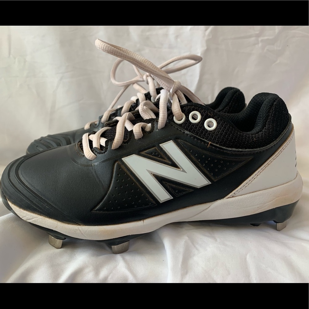New Balance- girls metal softball cleats